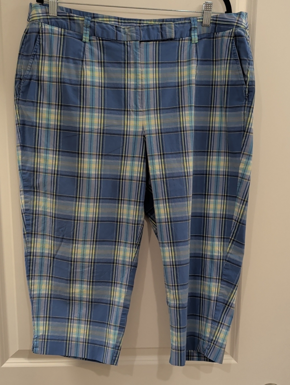 TALBOTS 18 W-  Blue Plaid Capri Peddle Pushers Casual Shorts